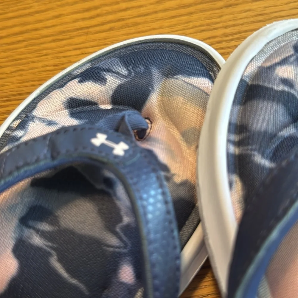 Under Armour Blue and‎ Pink Sporty 
 4D foam sandal flip flops youth size 2 - Picture 3 of 6